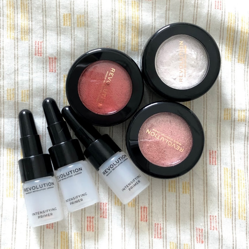 LIKE NEW Flawless Foils by Makeup Revolution